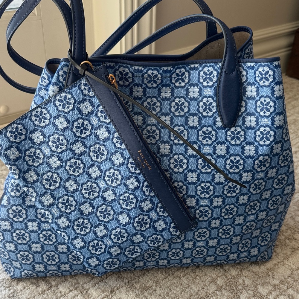 Elegant Blue Patterned Tote Bag